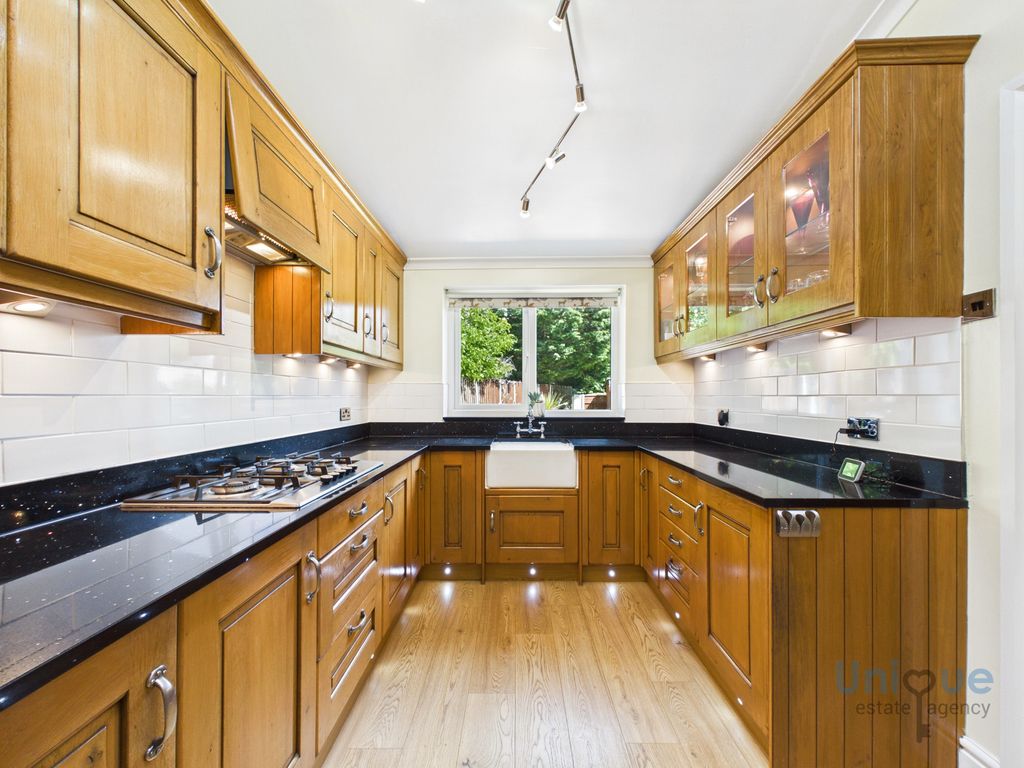 Property photo 2 of 30