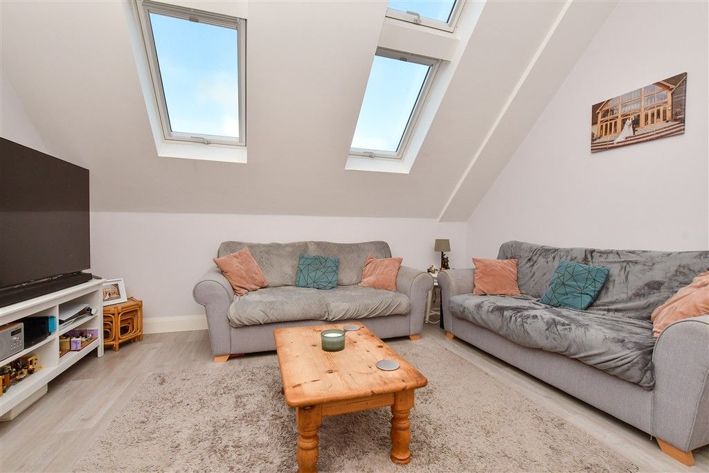 Property photo 2 of 8 Lounge / Kitchen / Diner