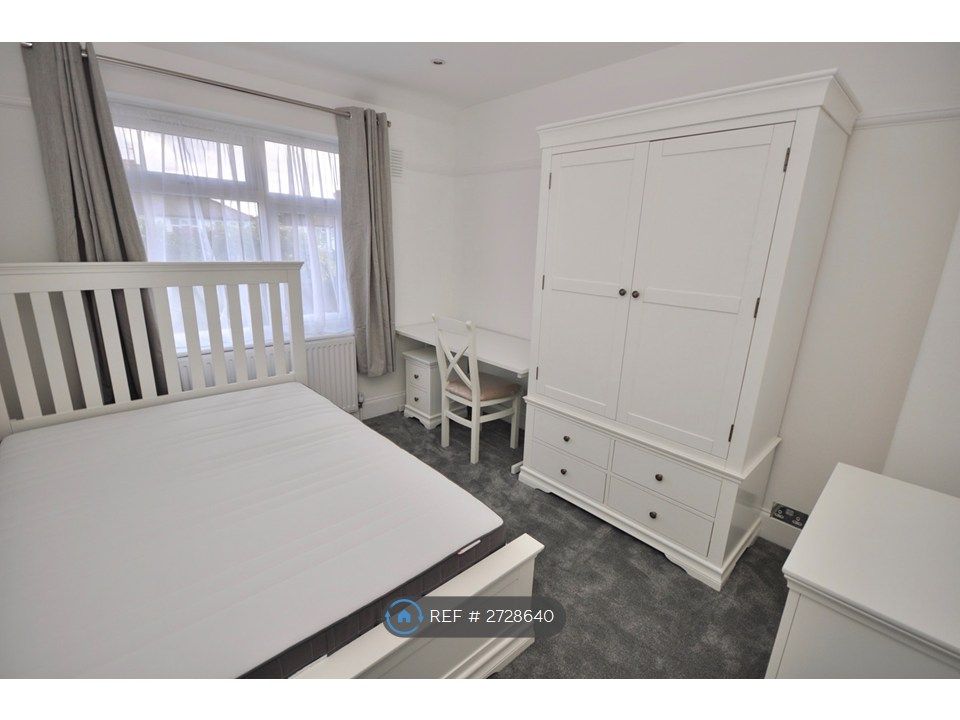 Property photo 3 of 5 Bedroom 3