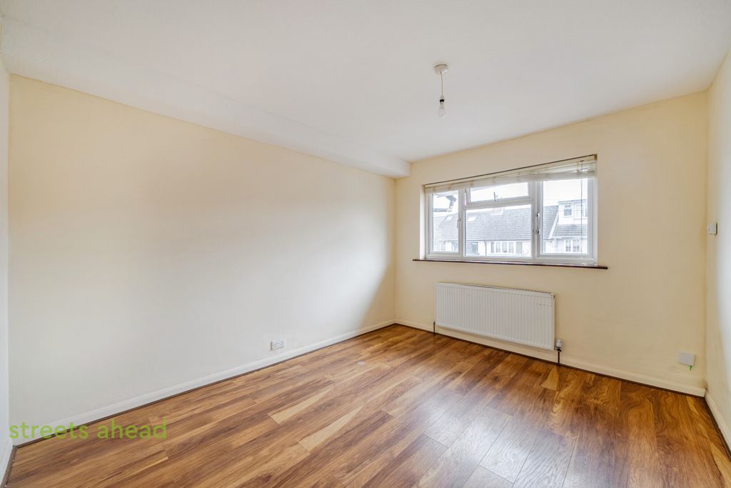 Property photo 2 of 13 B54ce54F-60Cf-4c7...