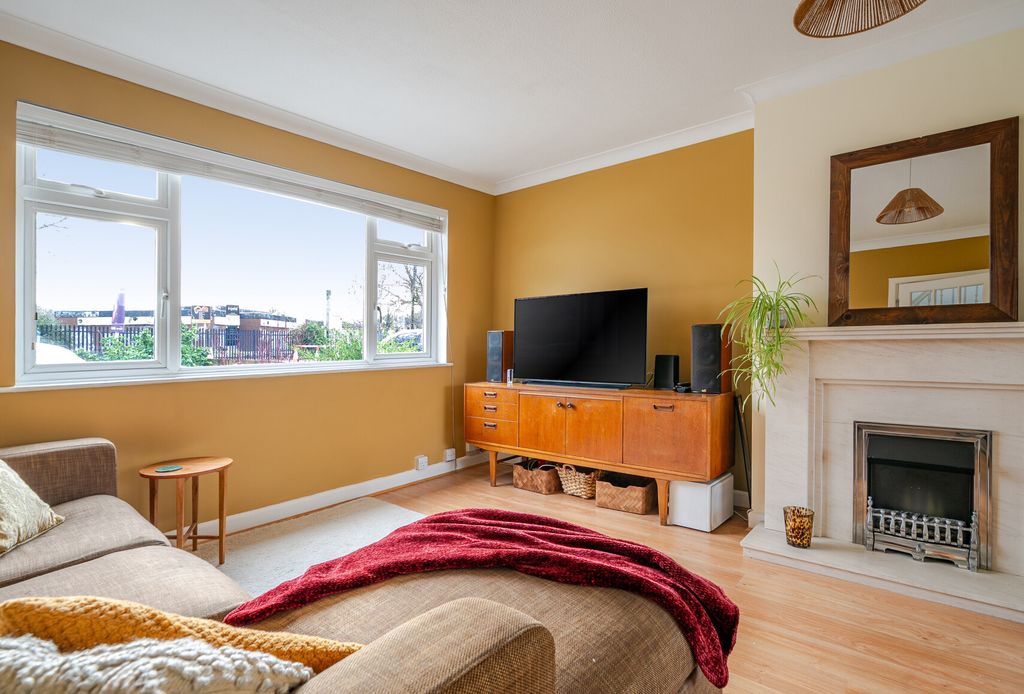 Property photo 2 of 21 1395746-21-6960De...