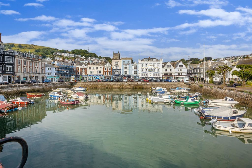 Property photo 2 of 7 Boatfloat - Dartmouth