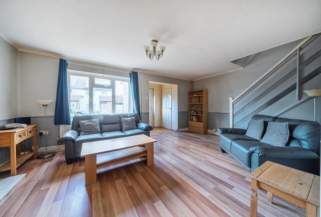 Property photo 3 of 21 Lounge