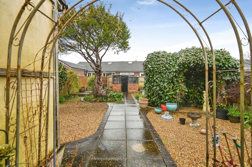 Property photo 3 of 20 Garden