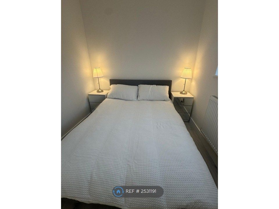Property photo 2 of 7 Bedroom 2