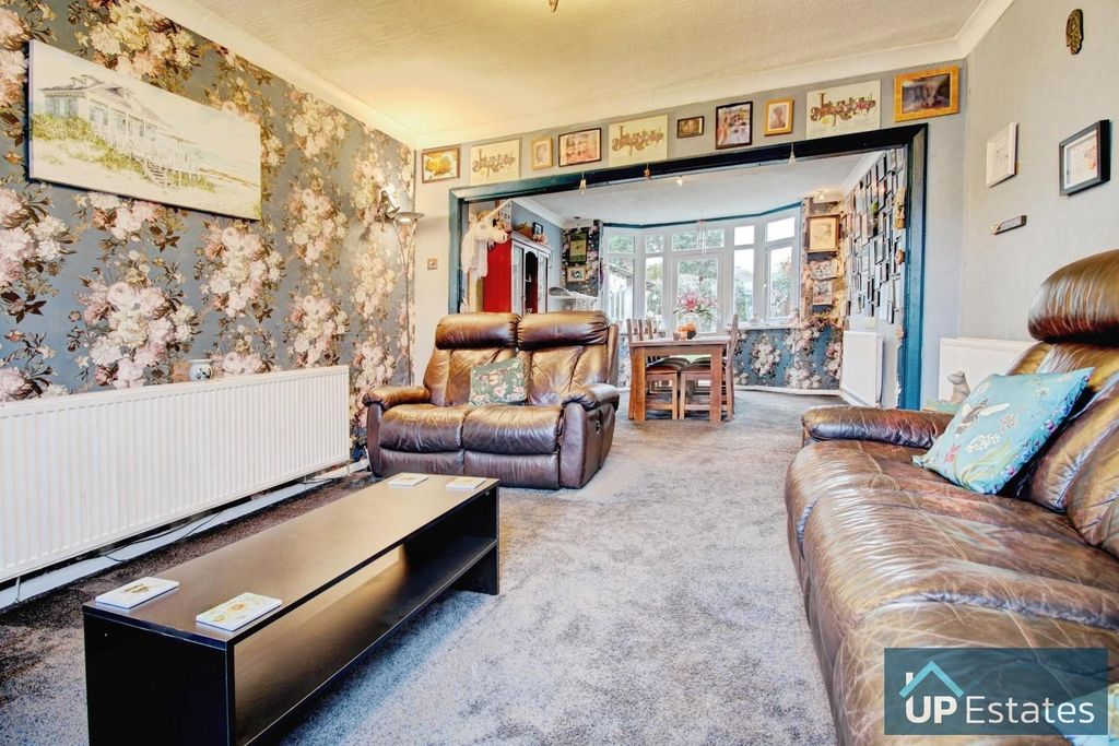 Property photo 3 of 25