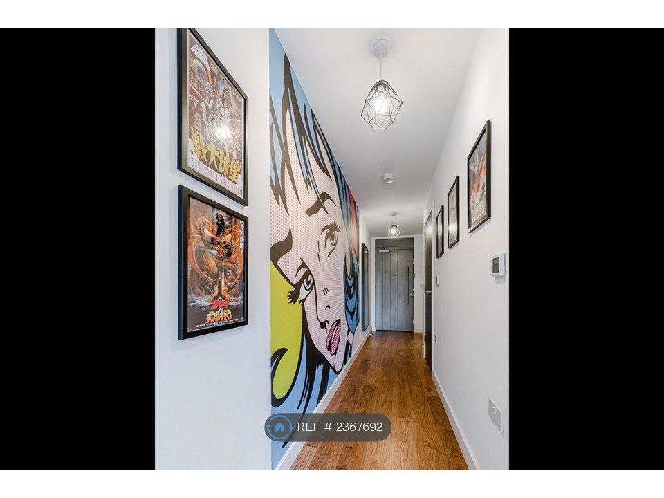 Property photo 1 of 17 Long Hallway