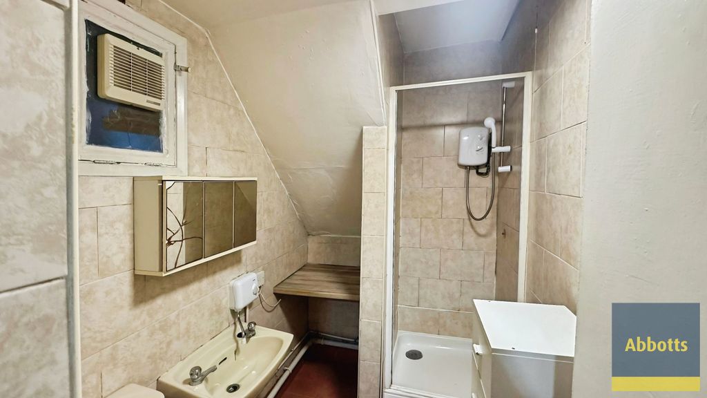 Property photo 2 of 3