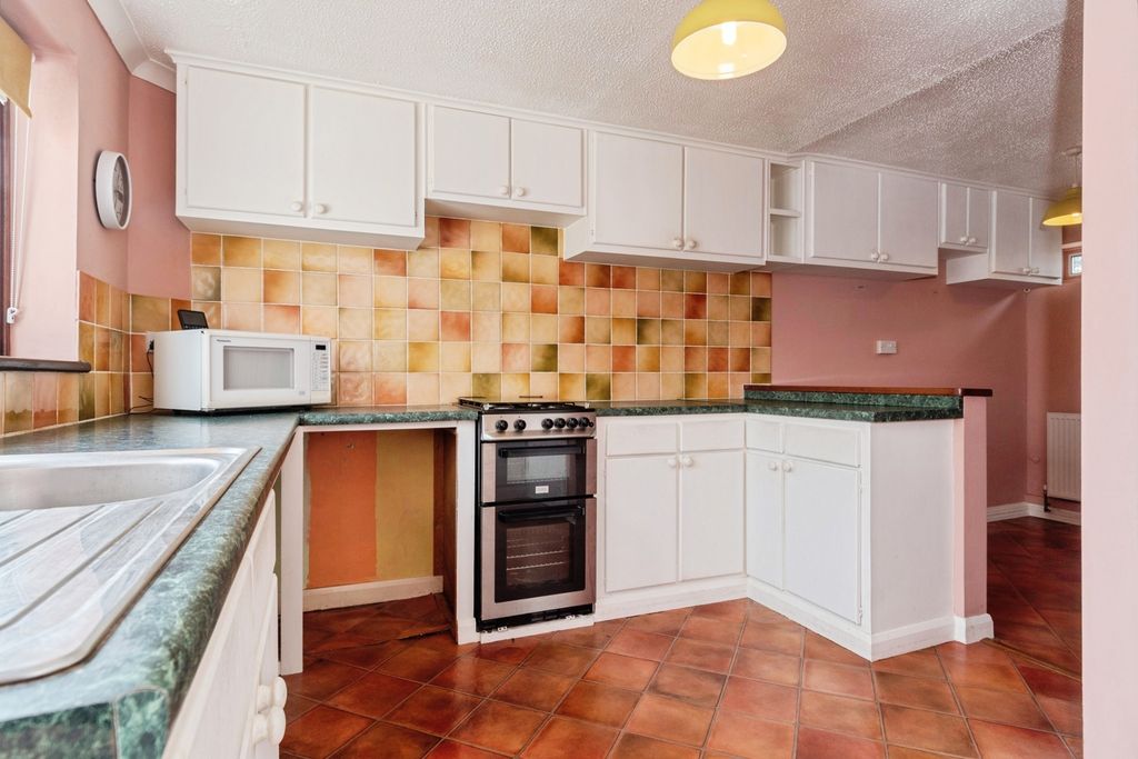 Property photo 3 of 15 Kitchen