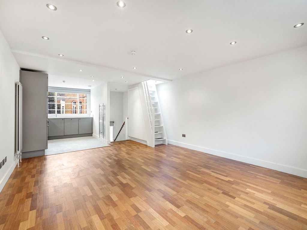 Property photo 2 of 18 Earlham Street