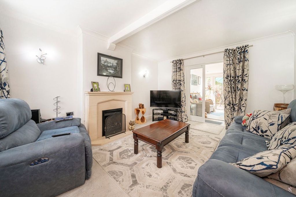 Property photo 2 of 7