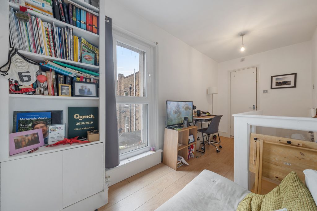 Property photo 2 of 11