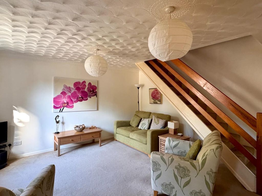 Property photo 2 of 16 Lounge