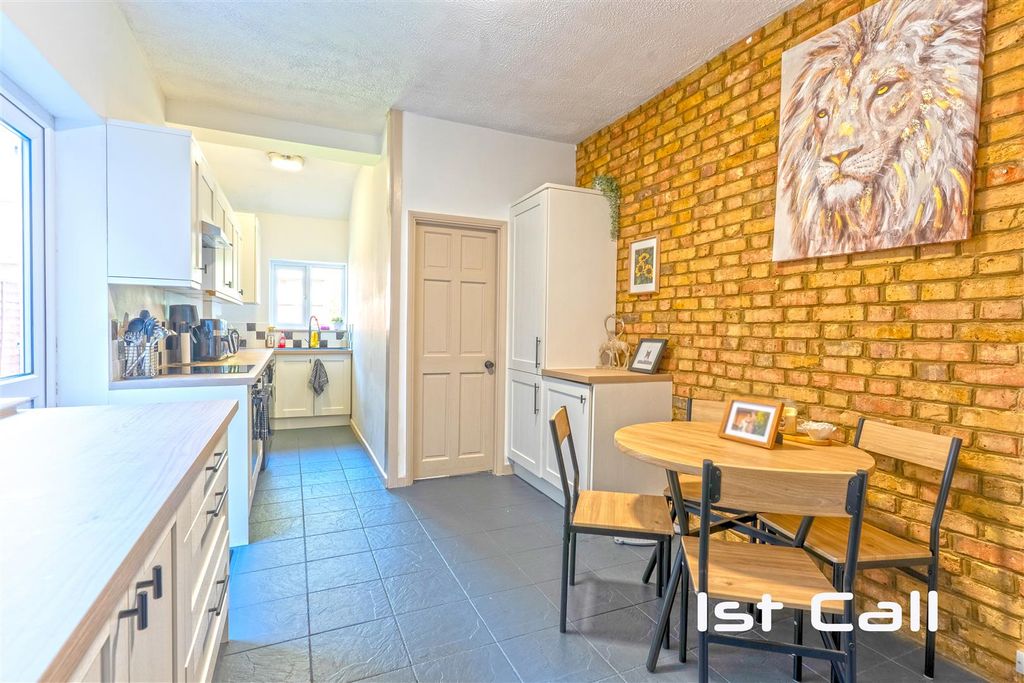 Property photo 3 of 10 Kitchen/ Diner