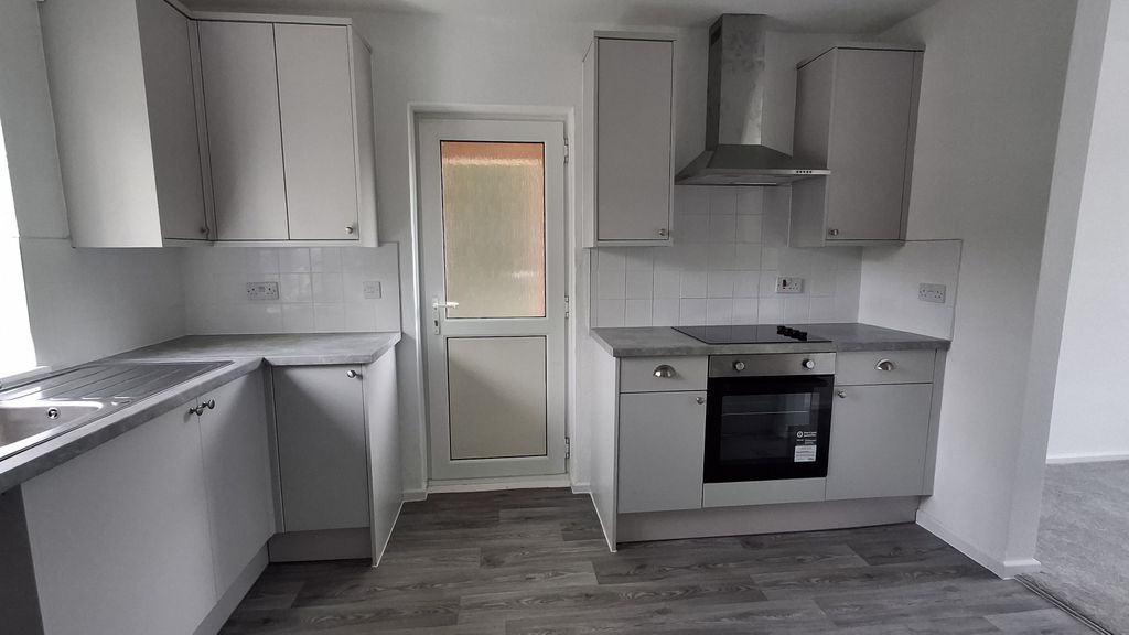 Property photo 2 of 15 Kitchen