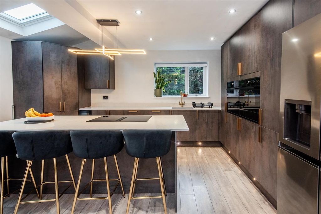 Property photo 3 of 22 Kitchen/Diner