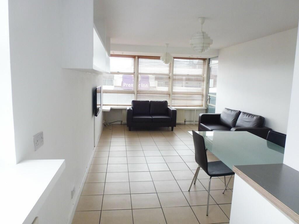 Property photo 3 of 5 Reception