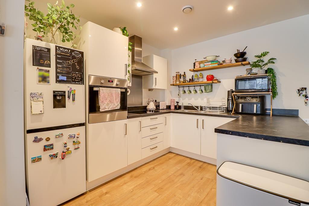 Property photo 1 of 18 Lounge/Kitchen