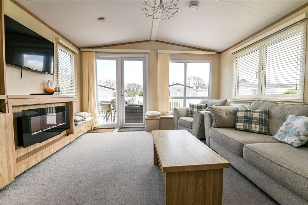 Property photo 2 of 15 Picture No. 03