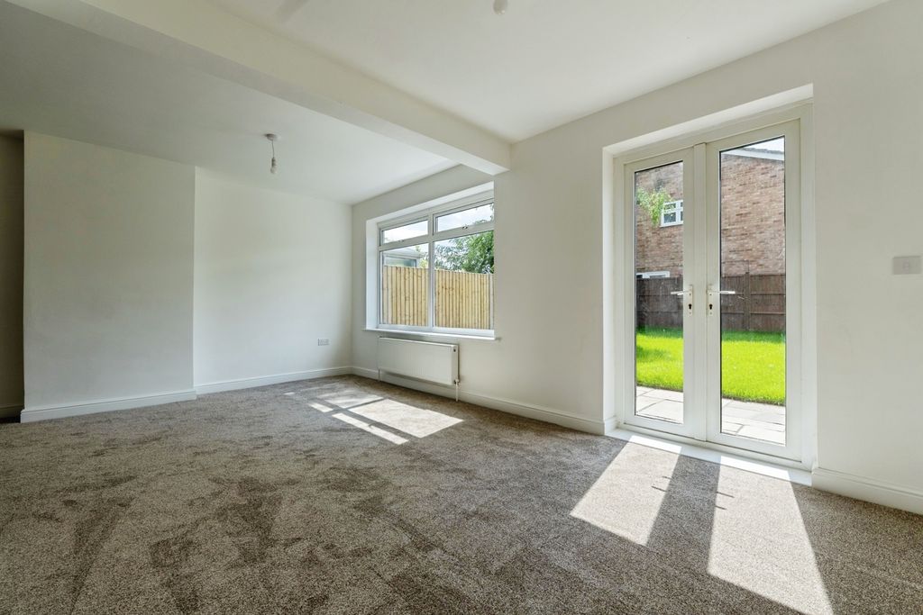 Property photo 3 of 20 Pbox-Img.Jpg