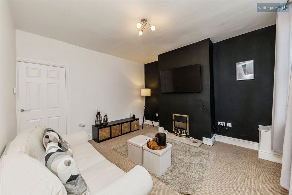 Property photo 3 of 15 Picture No. 12