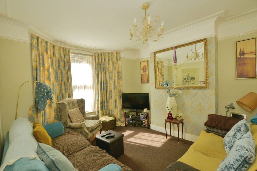 Property photo 2 of 16 Photo