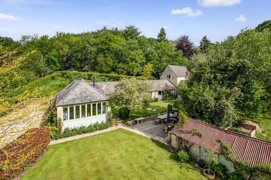 Property photo 1 of 21