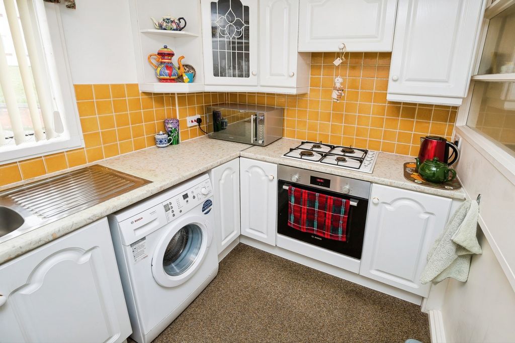 Additional image 4 of 2 bed flat for saleDerwent Crescent, Wrexham LL12