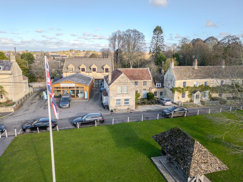 Property photo 1 of 31