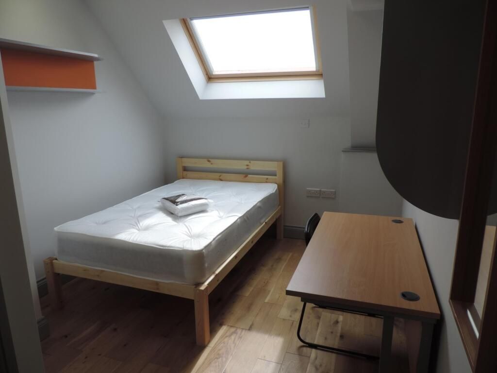 Additional image 4 of 6 bed flat to rentLustrous House, Green Street, Gillingham ME7