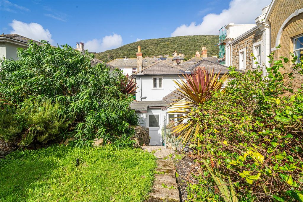 Property photo 1 of 20