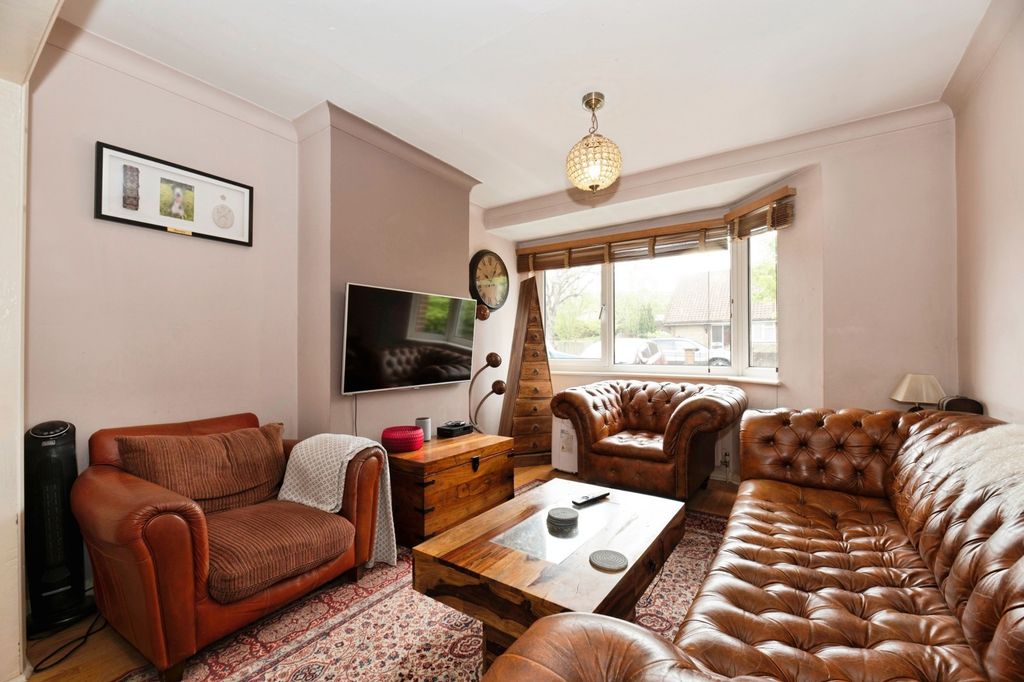 Property photo 2 of 16 Living Room