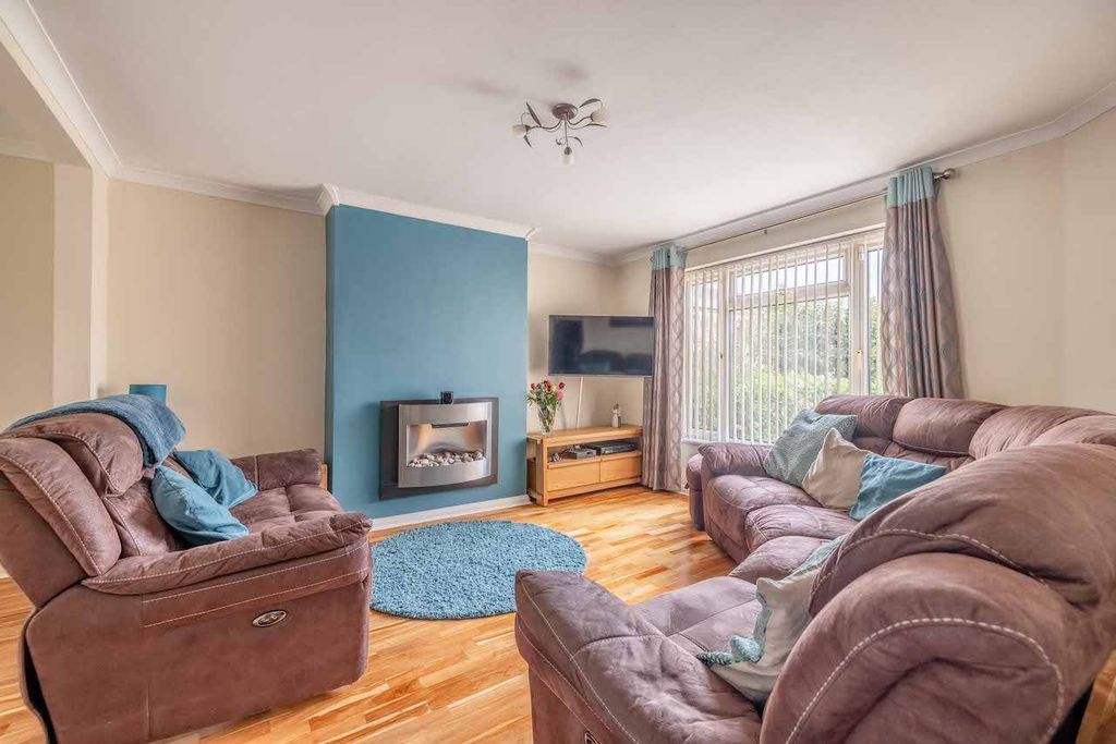 Property photo 3 of 22