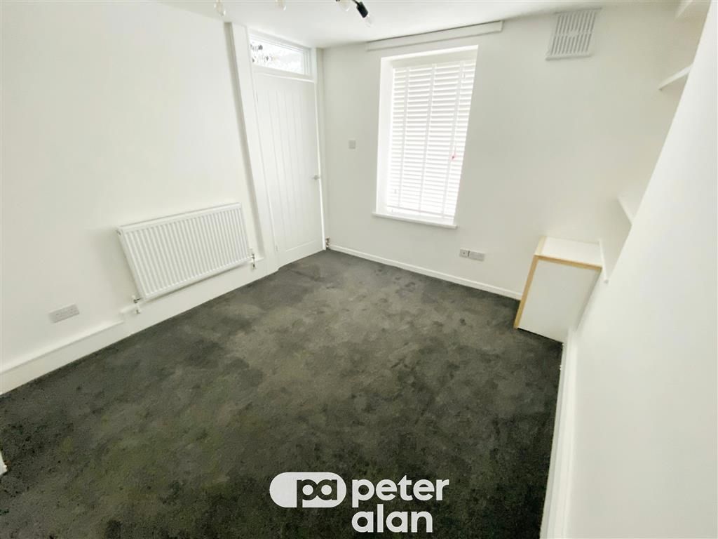 Property photo 3 of 6 Bedroom 1