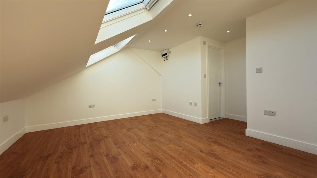 Property photo 1 of 7 Photo 06-10-2025, 12 34 11 Pm.Jpg