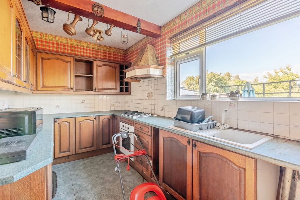 Property photo 3 of 16 Photo