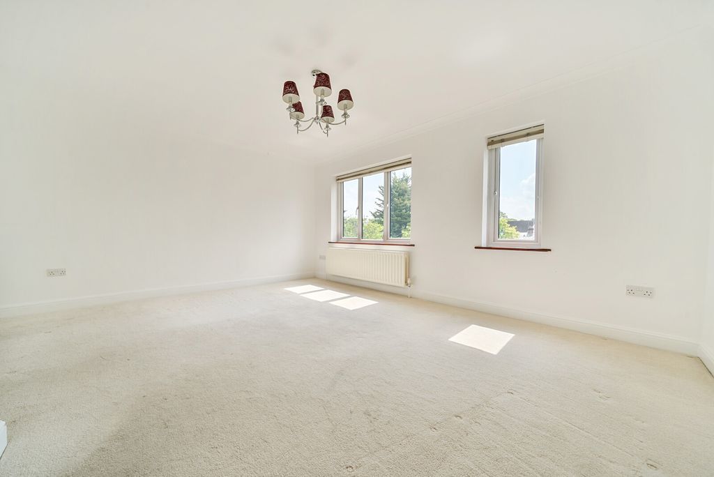 Property photo 3 of 18 1296600-14-682B11...
