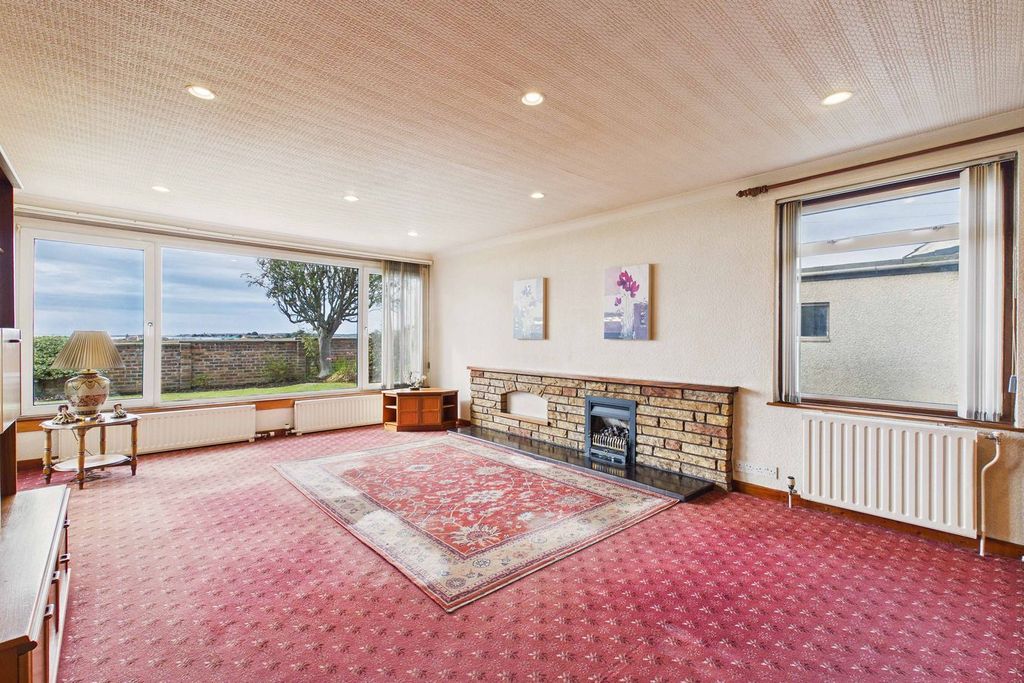 Property photo 3 of 26