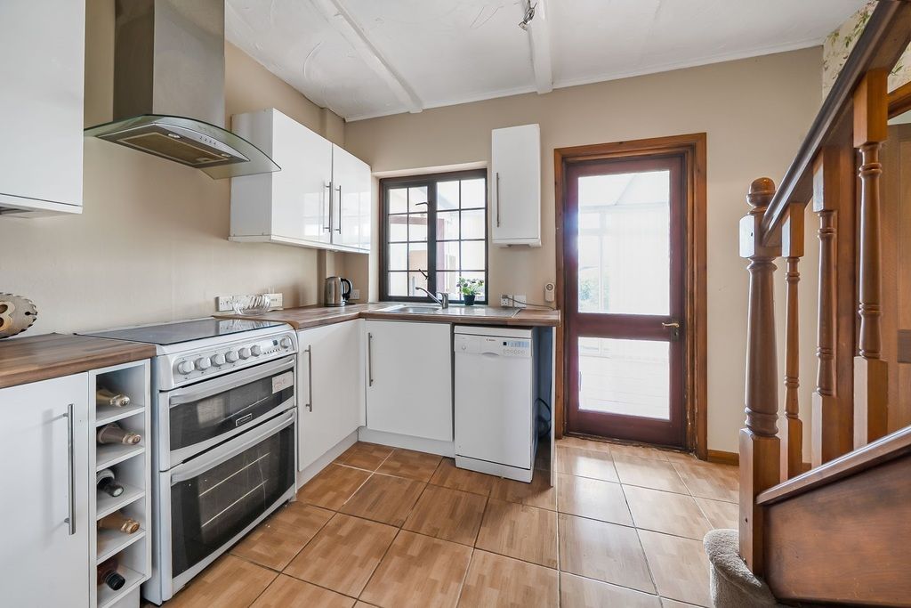 Property photo 3 of 27