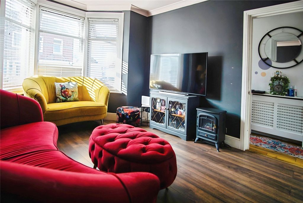 Property photo 2 of 15 Picture No. 04