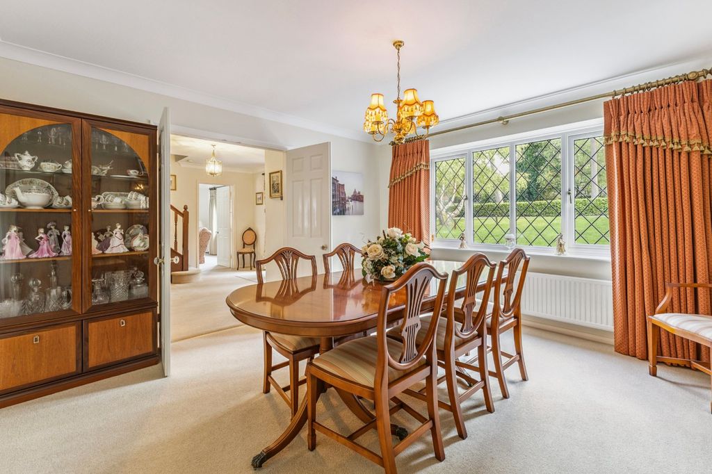 Property photo 3 of 16 Dining Room