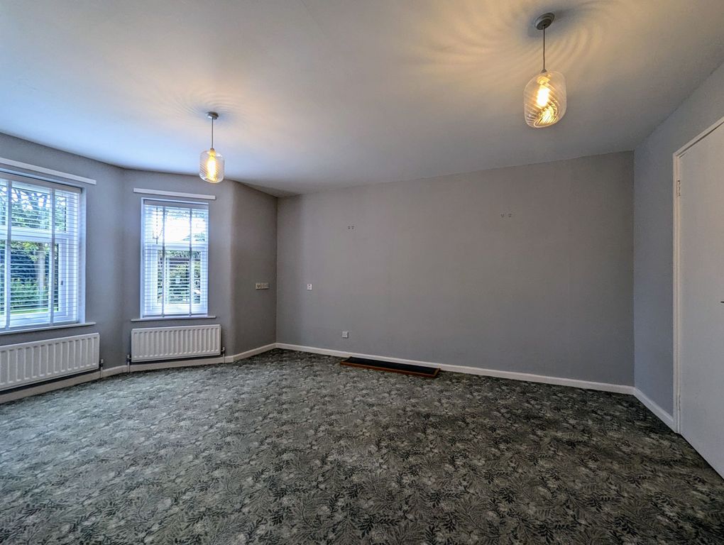 Property photo 2 of 5 Lounge