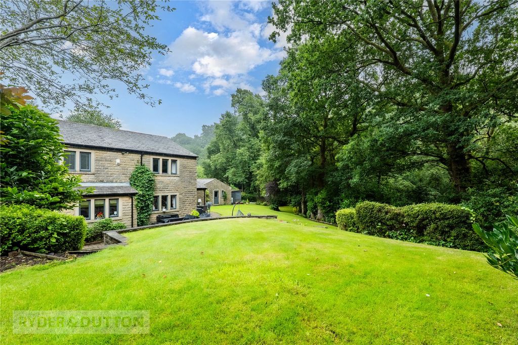 Property photo 2 of 37 Picture No. 32