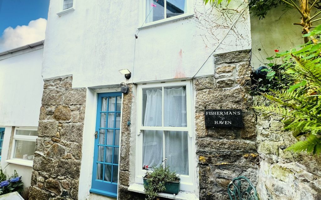 Property photo 1 of 10 2 Bedroom Semi-Detached House For Sale