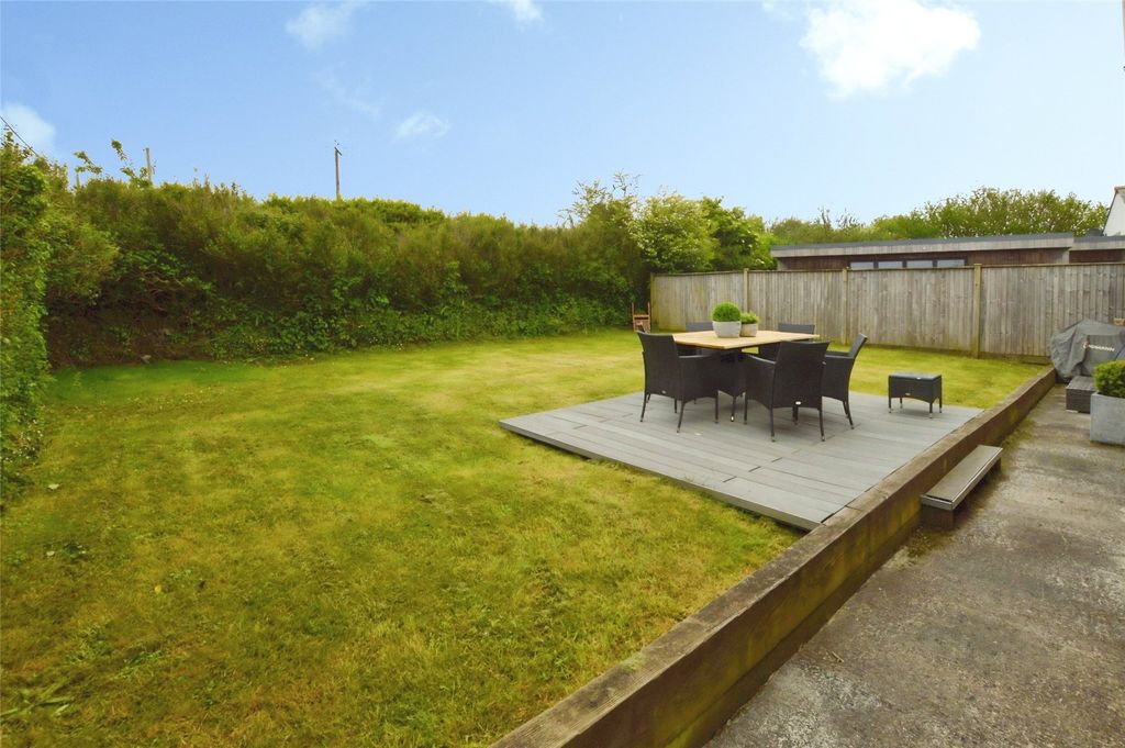 Property photo 3 of 22 Picture No. 05