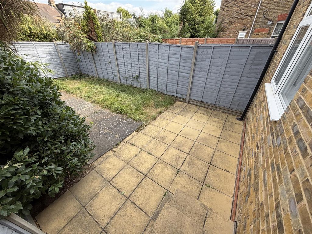 Property photo 1 of 10 Garden
