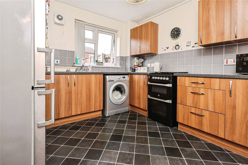 Property photo 3 of 21 Picture No. 16
