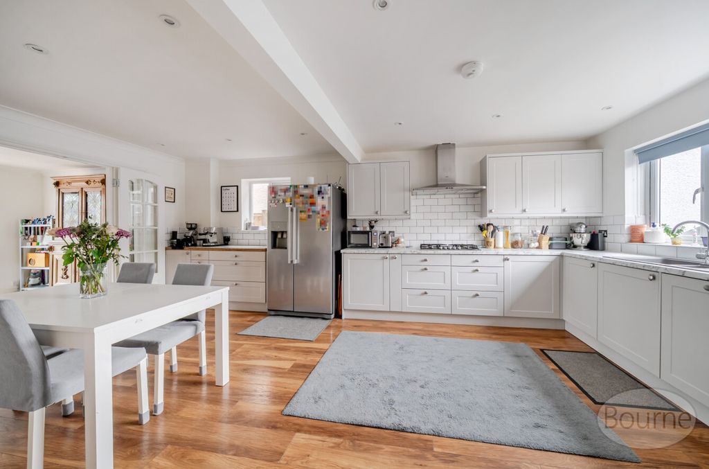 Property photo 2 of 13 8927Badd-E72d-4d1...