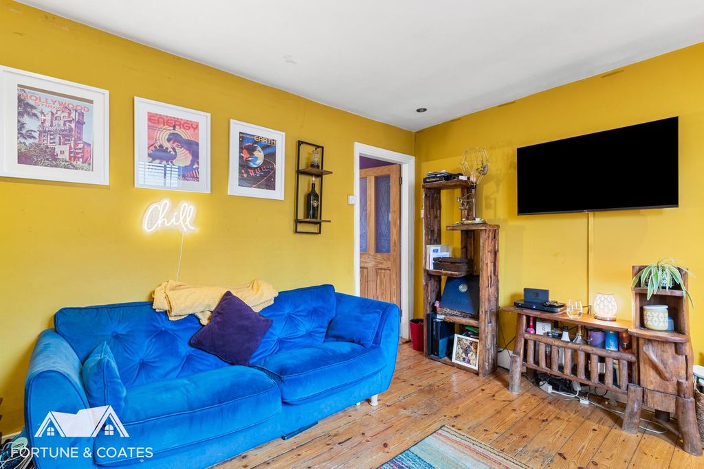Property photo 3 of 25 Buryroad_13.Jpg