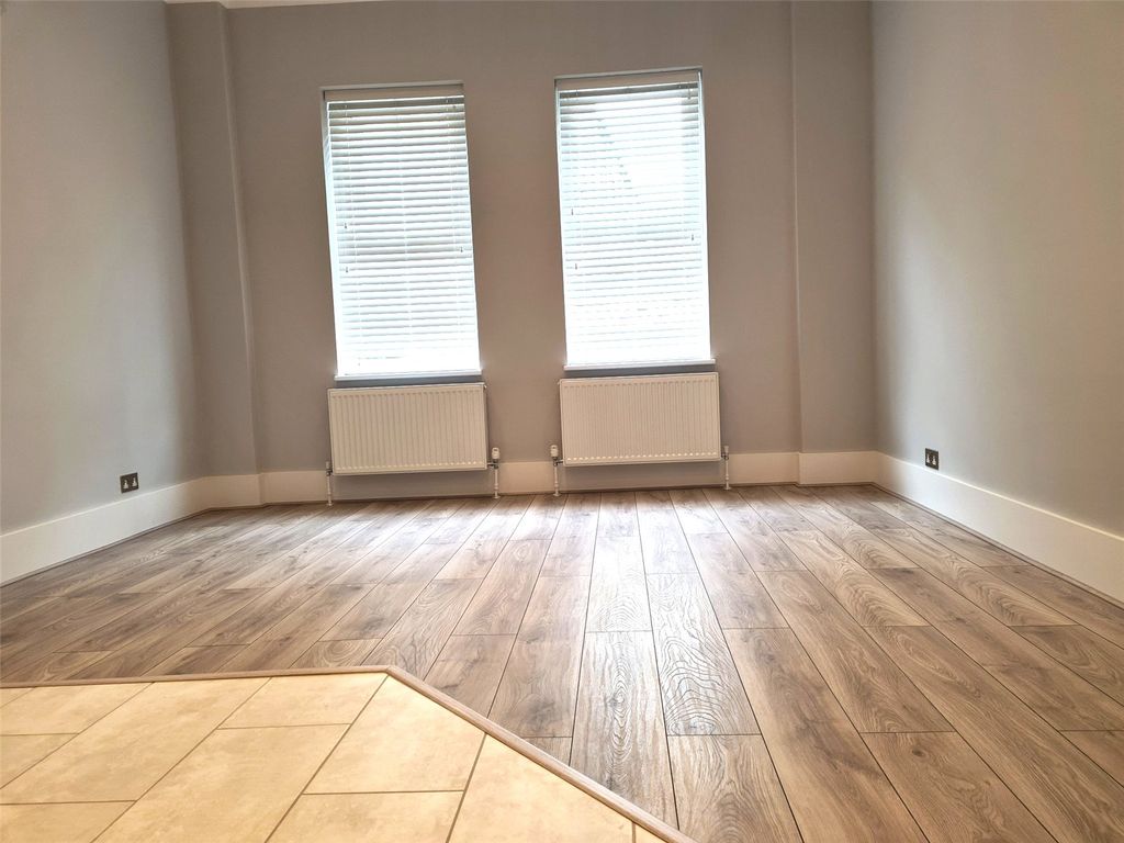 Property photo 2 of 8 Reception/Kitchen